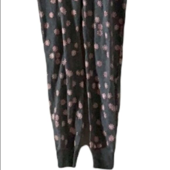 Jane and Bleecker Women's one piece grey pajamas with peppermint candy Size M - Picture 5 of 6